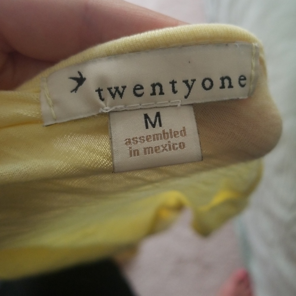 Forever 21 breezy shirt - Picture 3 of 4